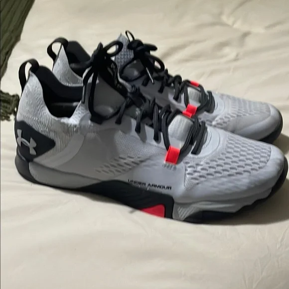 Under Armour | Shoes | Under Armour White And Black Sneakers  display picture 2